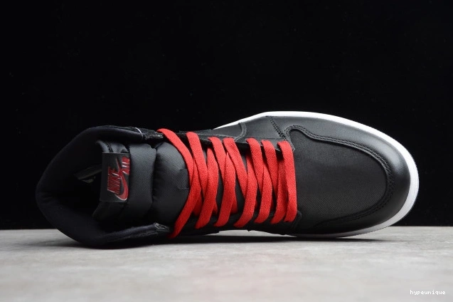 HYPE OG 555088-060 Black Retro High 1 Jordan Air Satin 0801